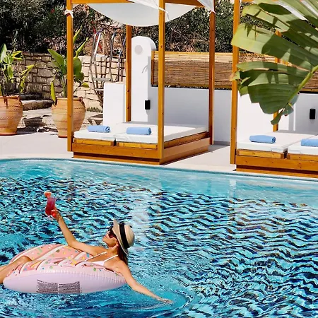 Zoe Boutique Hotel 3*