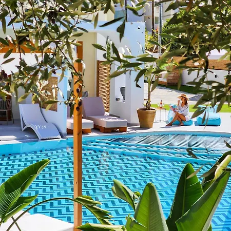 Zoe Boutique Hotel 3*
