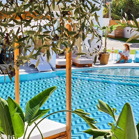 Zoe Boutique Hotel 3*