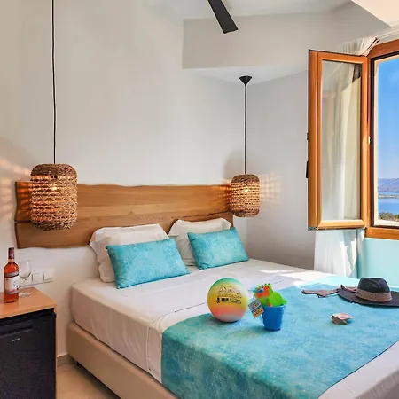 Zoe Boutique Hotel 3*